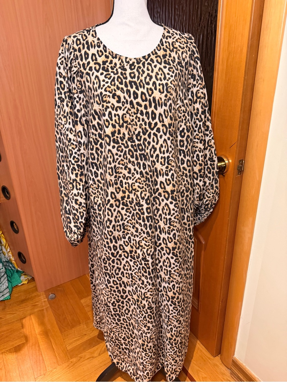H&M Leopard Print Long Sleeve Dress - Beige & Black Sz XL